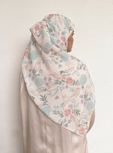 Load image into Gallery viewer, ‘Nerissa’ - Skimmed cream romantic flowers