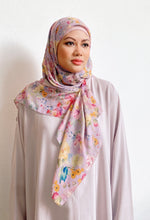 Load image into Gallery viewer, ‘Ariella’ - Abstract peony in lovable lilac