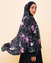 Load image into Gallery viewer, Tahira in black floral Khimar
