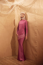 Load image into Gallery viewer, ANGELONIA soft magenta asymmetrical lace kurong