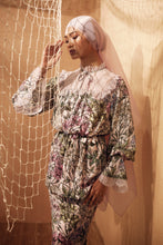 Load image into Gallery viewer, ASTRENTIA high neck lace nude floral Kurong