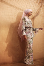 Load image into Gallery viewer, ASTRENTIA high neck lace nude floral Kurong