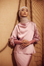 Load image into Gallery viewer, LAVATERA mature rose cowl neck Kurong