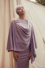 Load image into Gallery viewer, Curvy necklace in gold plated sterling silver and brass