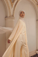 Load image into Gallery viewer, NURA cream Abaya