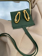 Load image into Gallery viewer, Uneven Oval-like Earrings