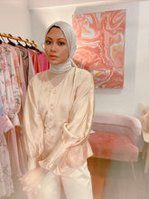 Load image into Gallery viewer, PU3 Pleated Blouse