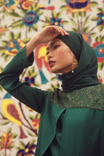 Load image into Gallery viewer, LAYLA green Abaya with lace
