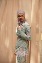 Load image into Gallery viewer, NAEELA calm blue floral Kurong
